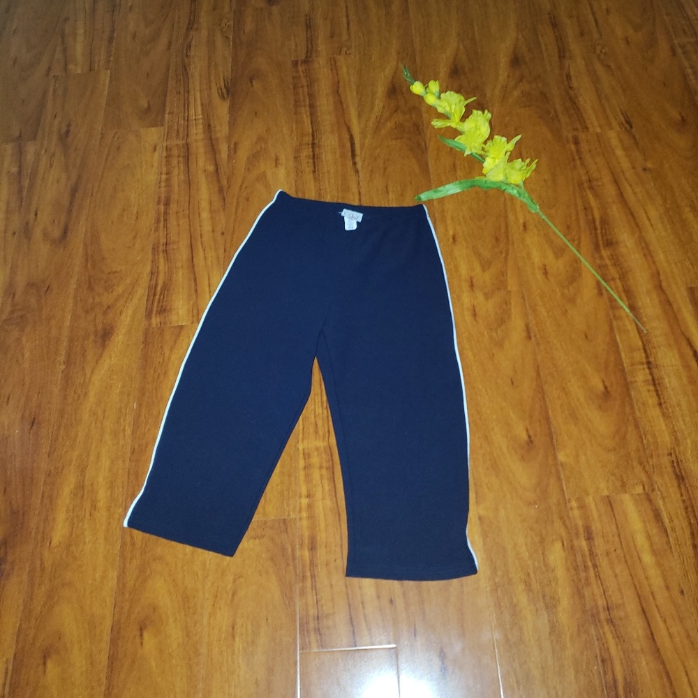 Ladies Navy Blue and White Capris
